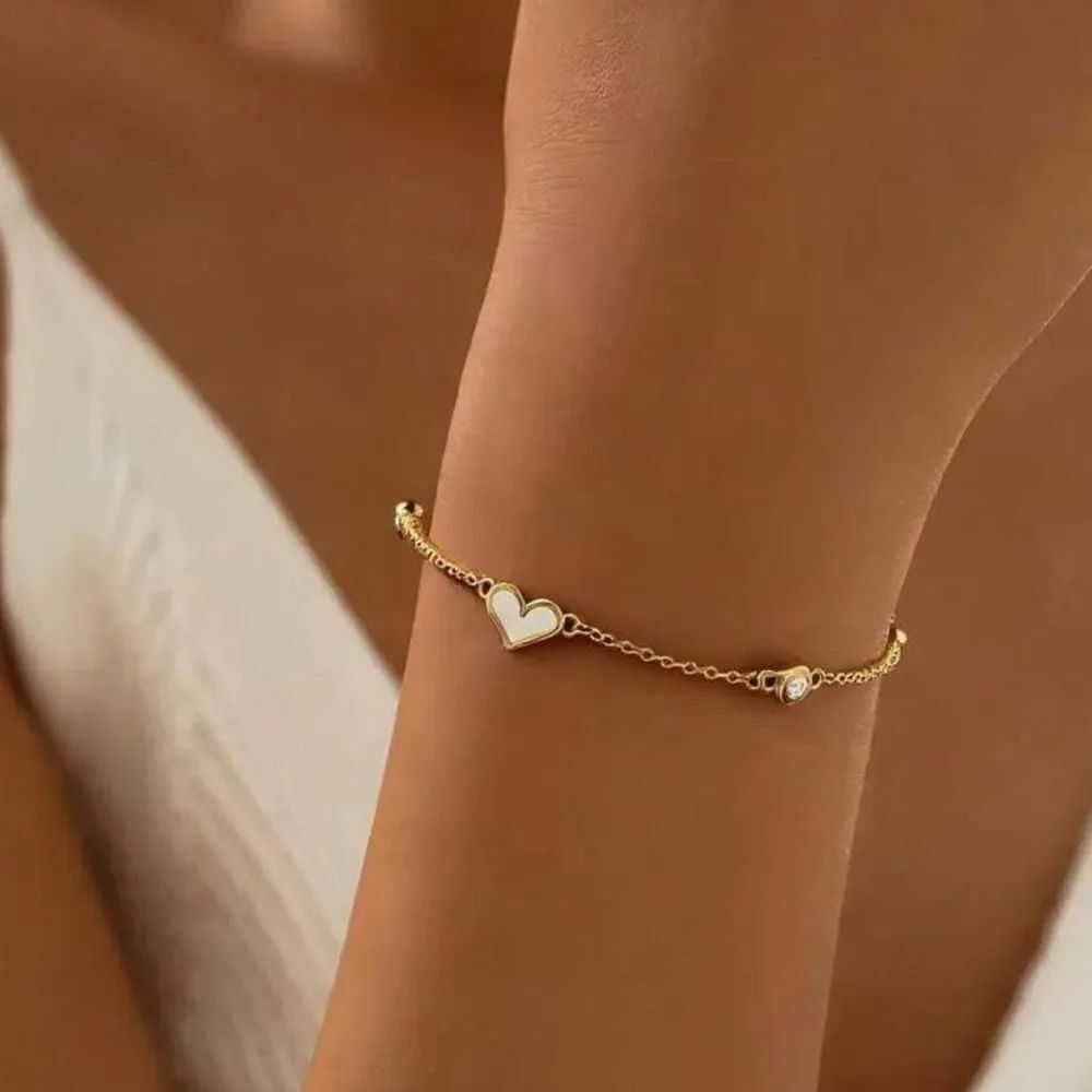 Gold Heart Bracelet Q484